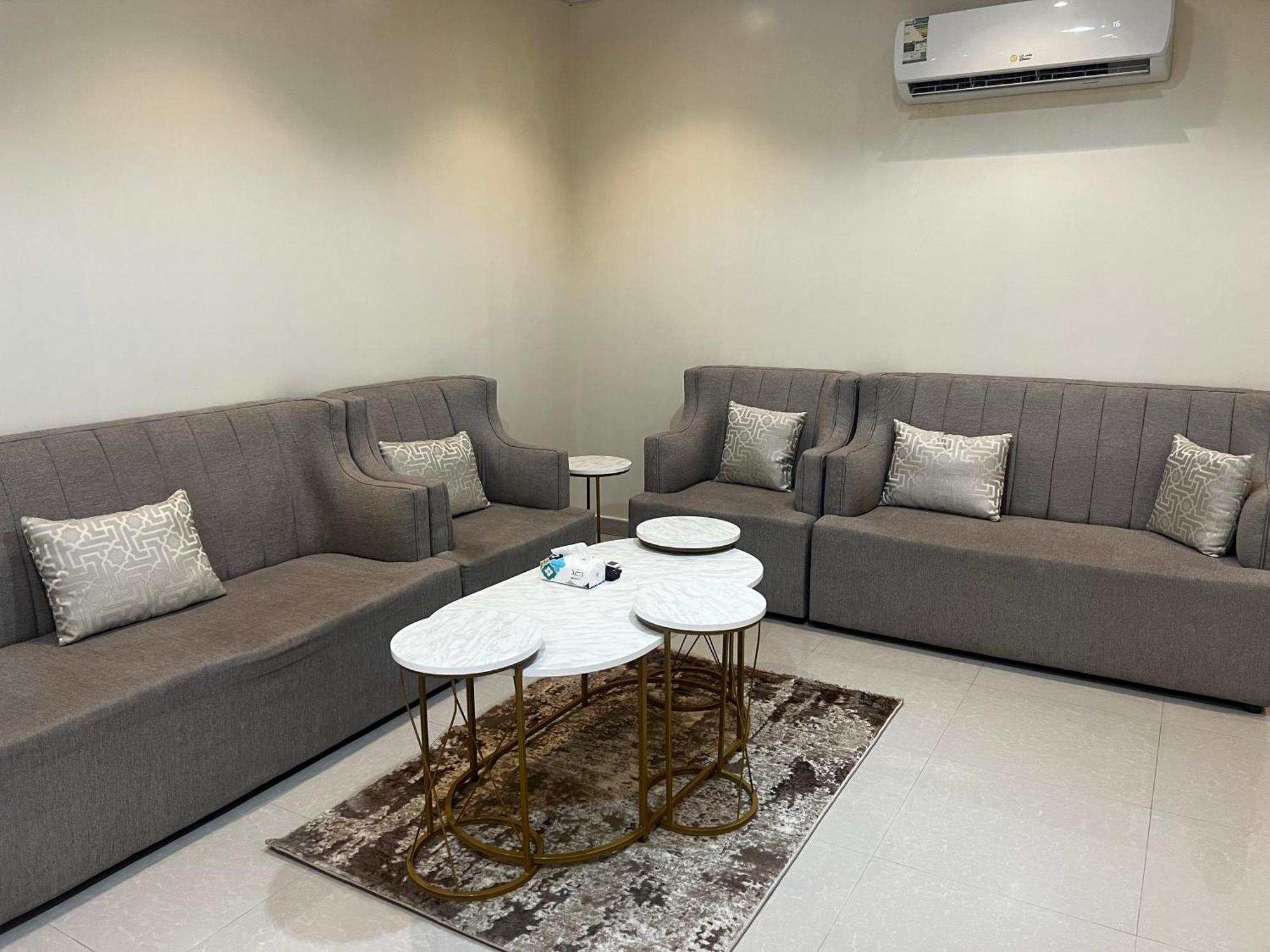 غرفة نوم وصالة بدخول ذكي Apartment *